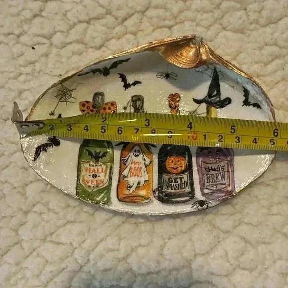 HANDMADE CLAM SHELL ART/SPOOKY HALLOWEEN BOTTLES - Picture 3 of 3